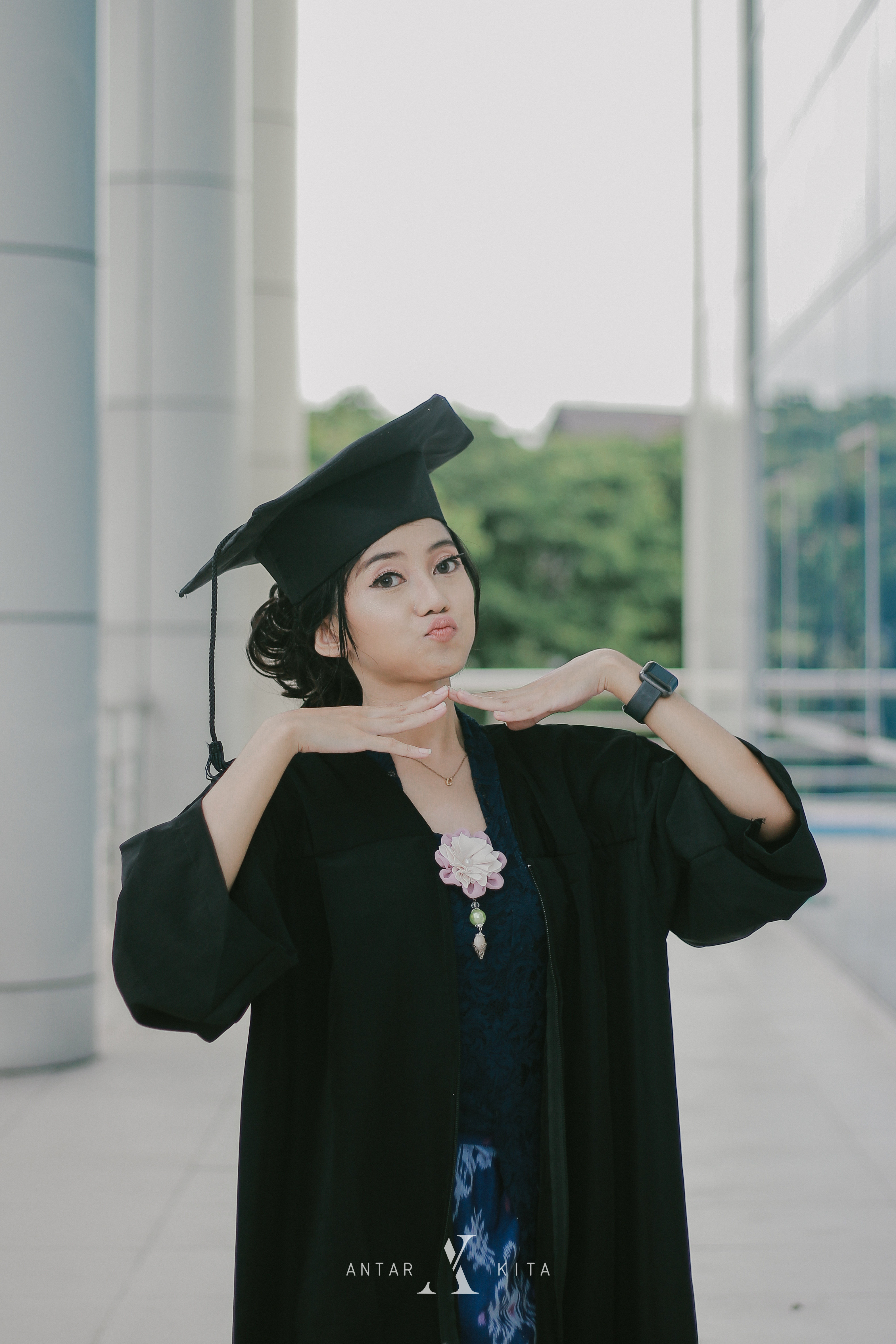 Foto dari AntarKita Photography yang berjudul 'Full Senyum'